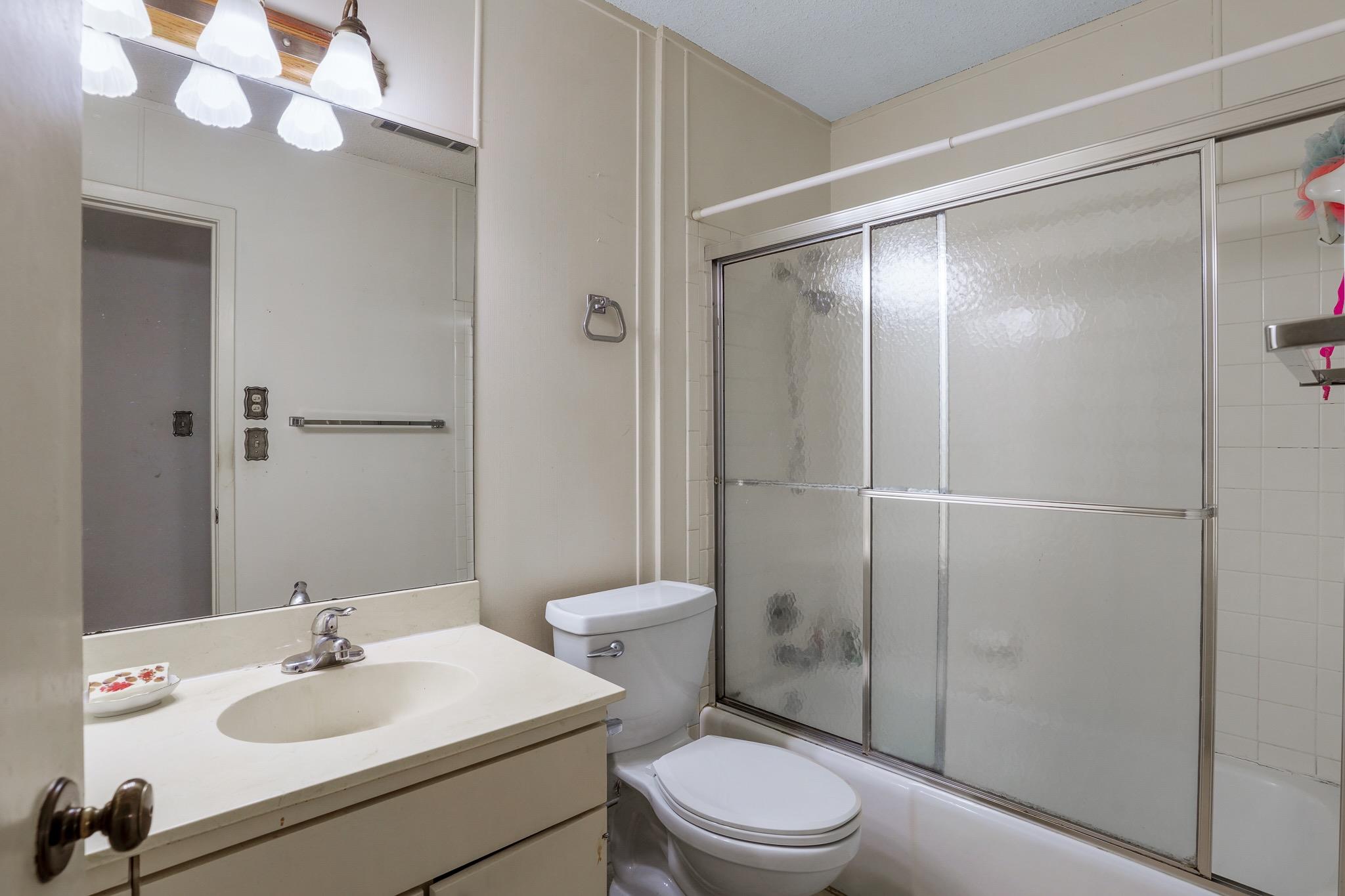 11002 Alhambra DR