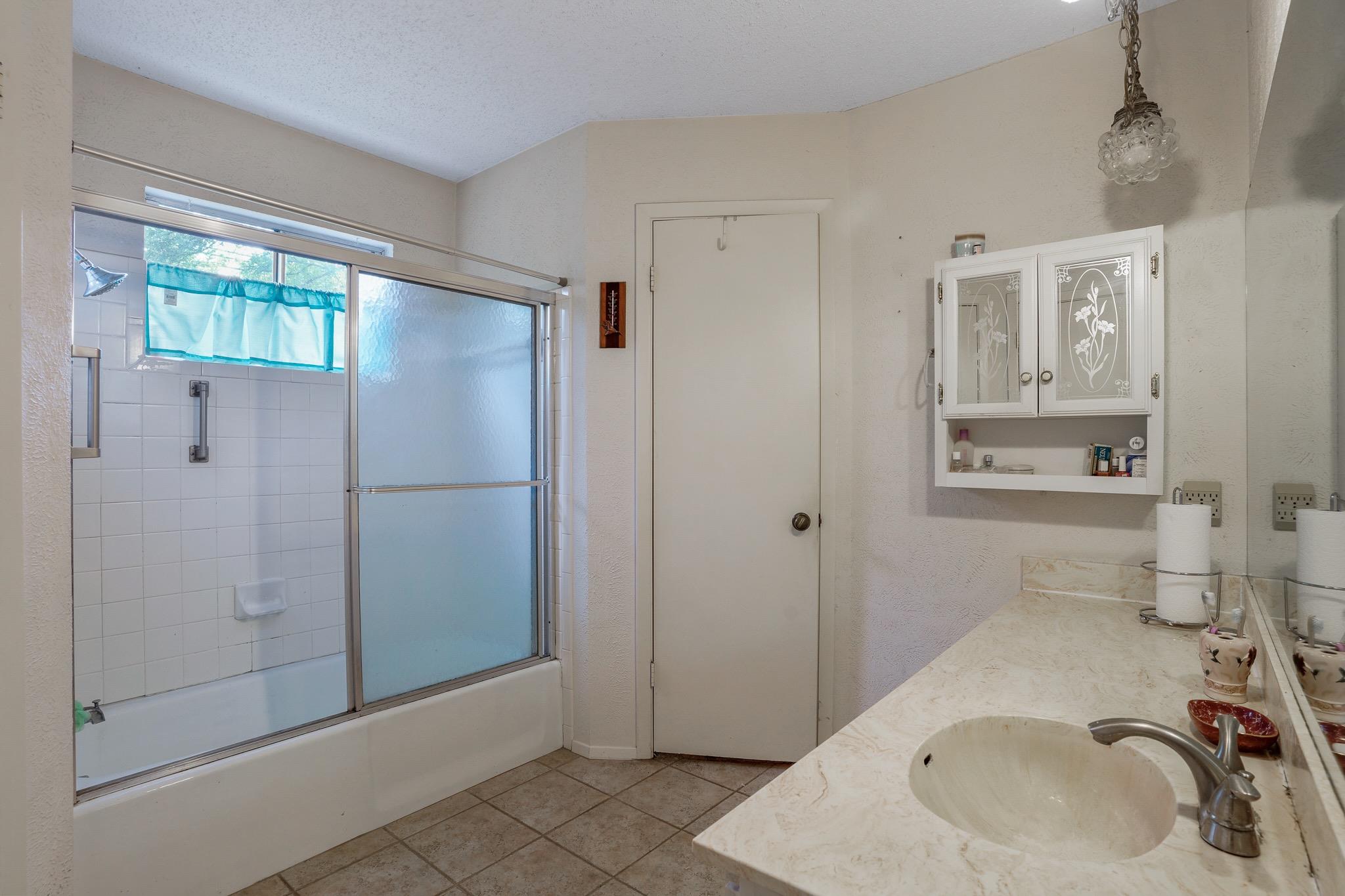11002 Alhambra DR