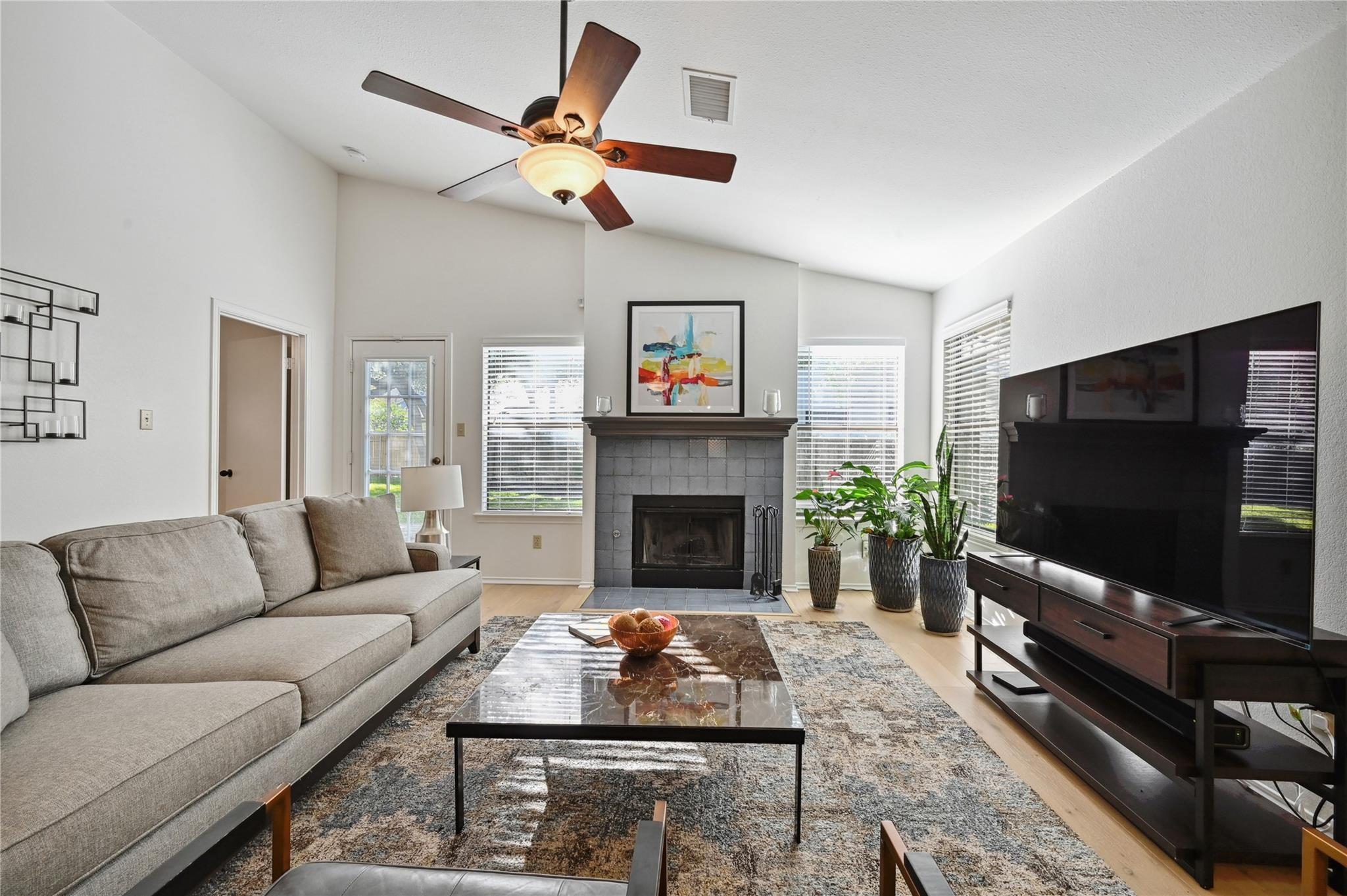 7101 Rock Springs CV