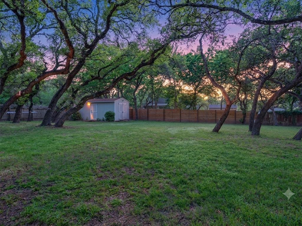 8303 Cliffview DR