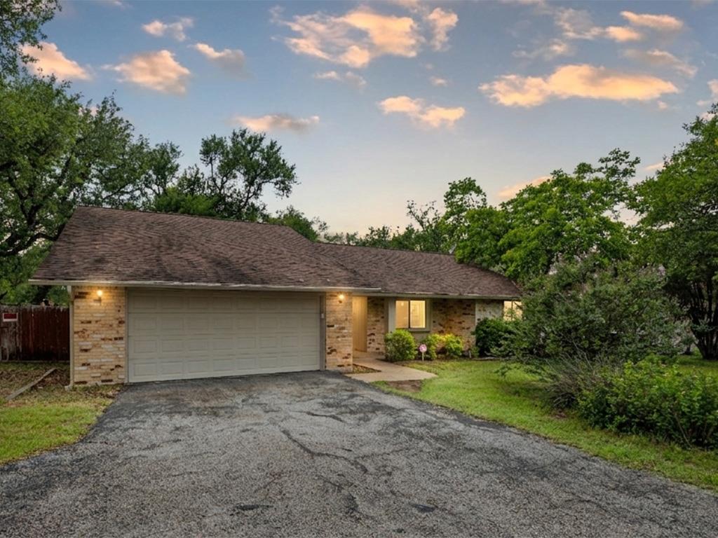 8303 Cliffview DR