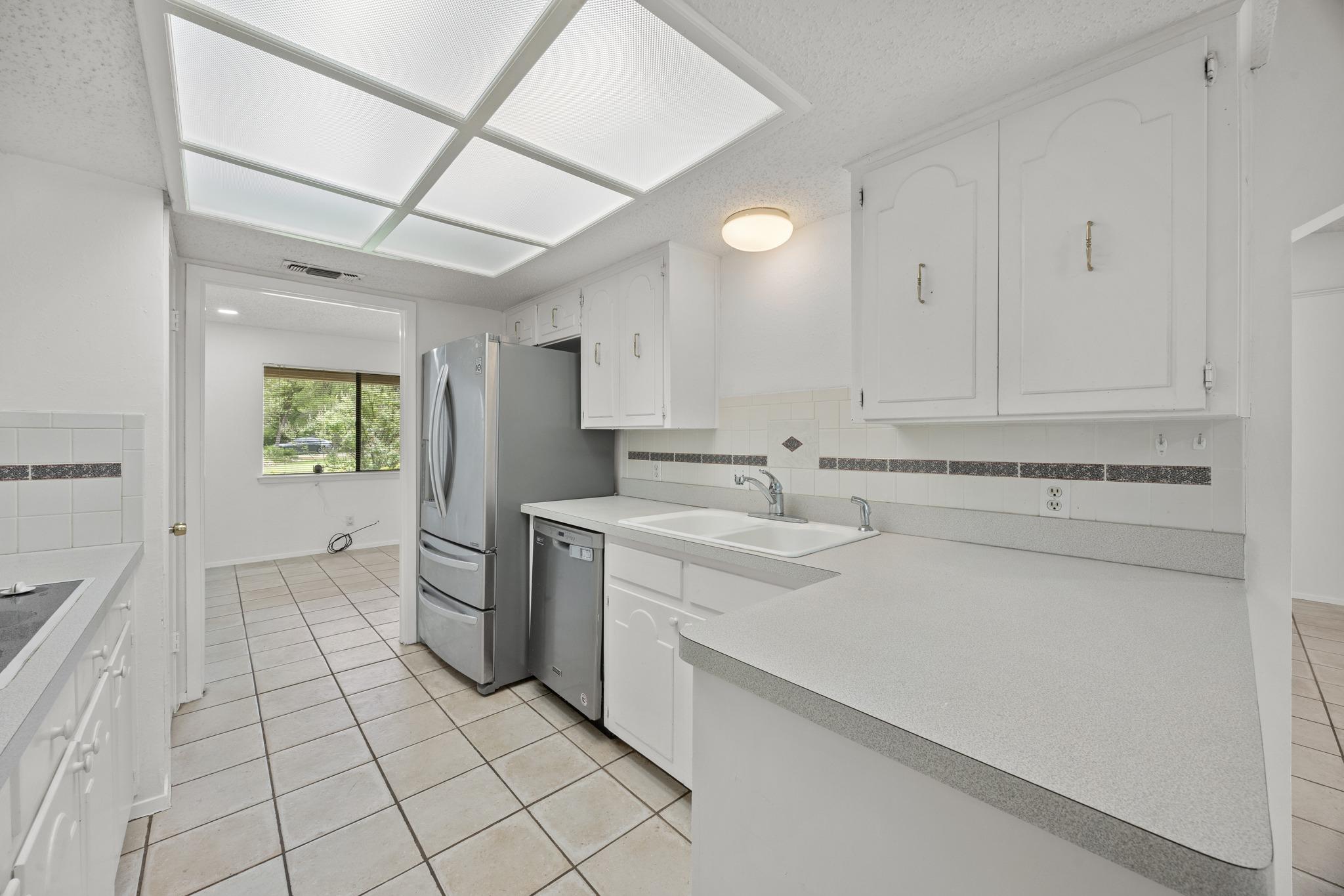 8303 Cliffview DR