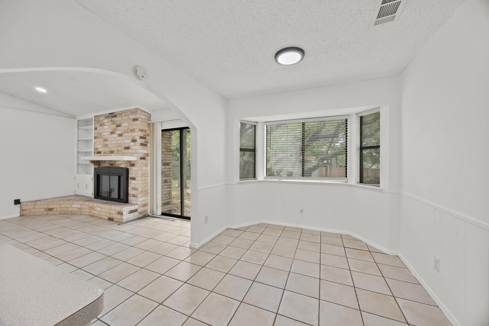 8303 Cliffview DR