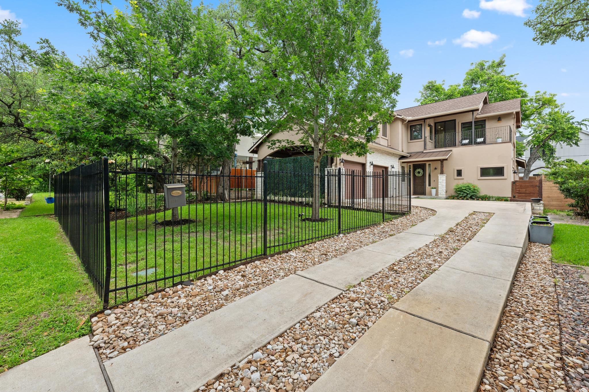 3907 Bailey LN