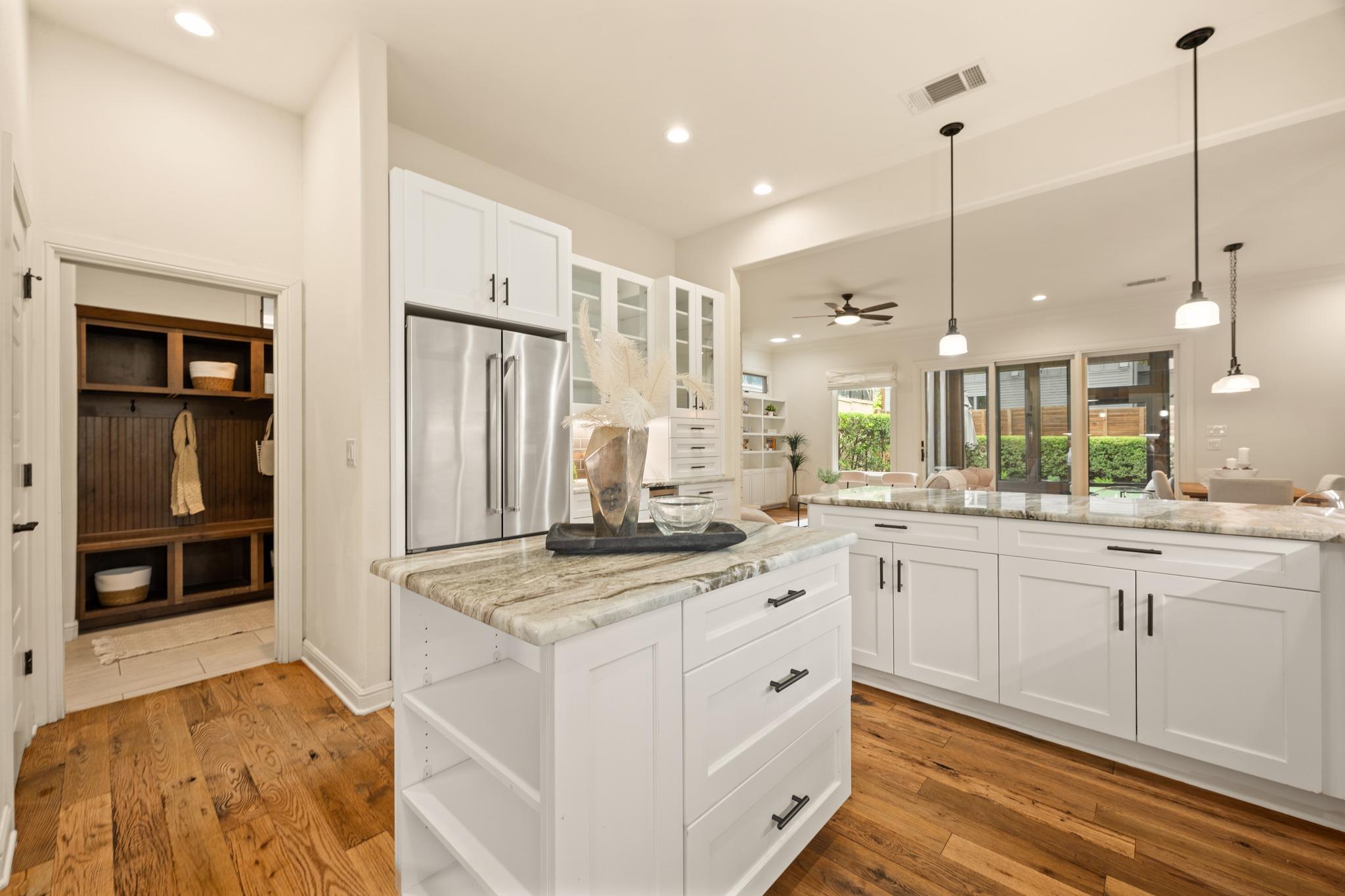 3907 Bailey LN