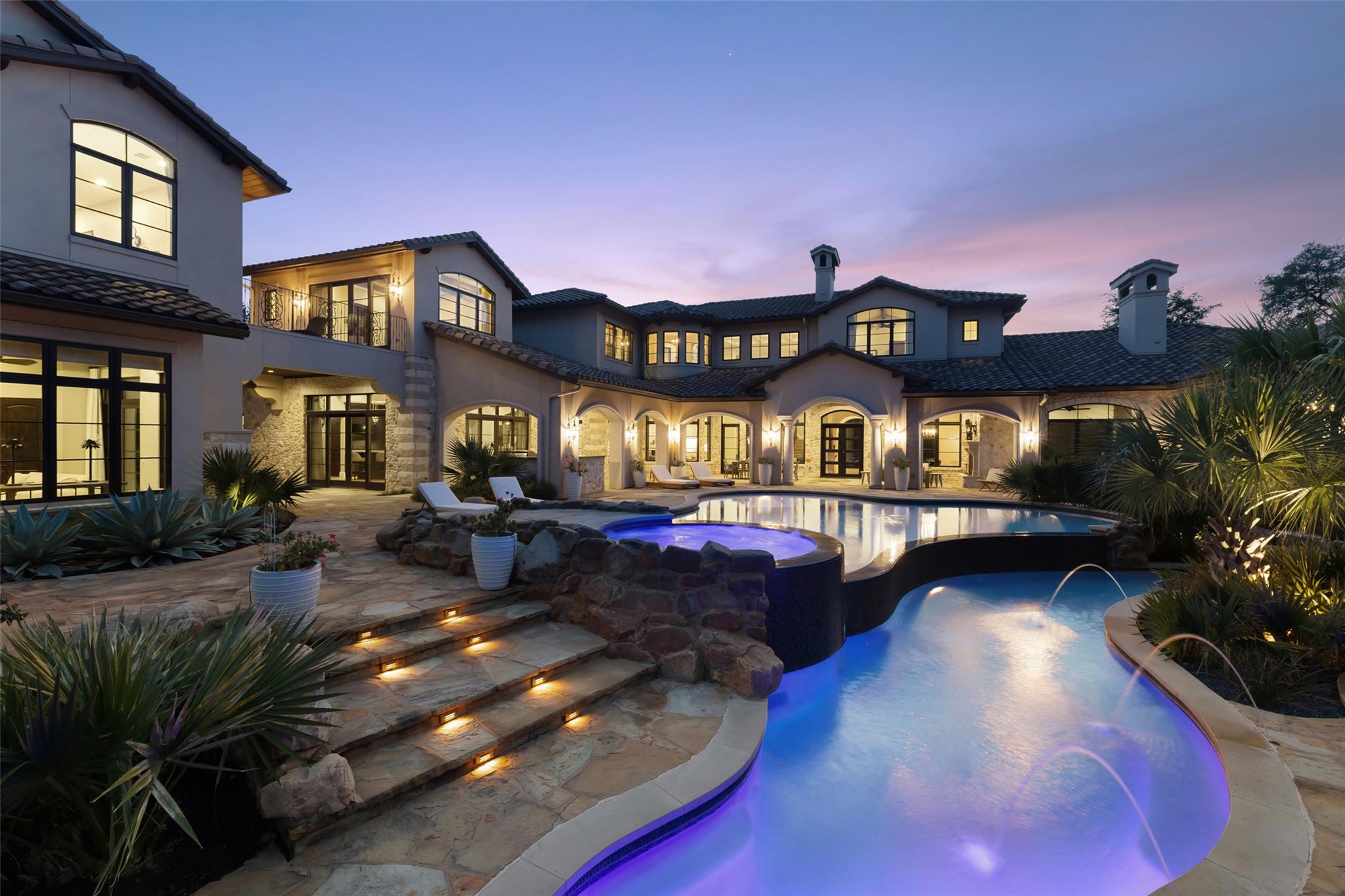 3667 Stoneridge RD