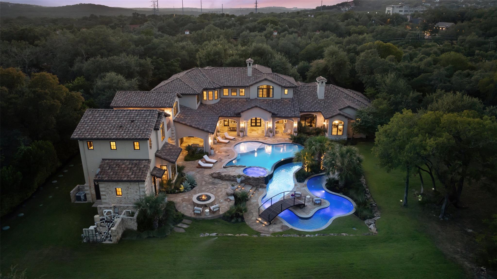 3667 Stoneridge RD