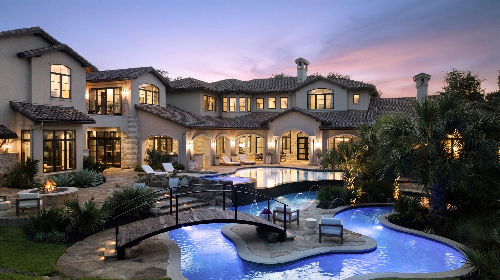 3667 Stoneridge RD