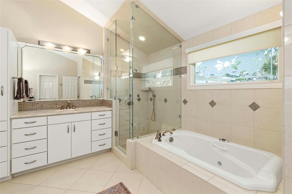 24 Country Oaks DR