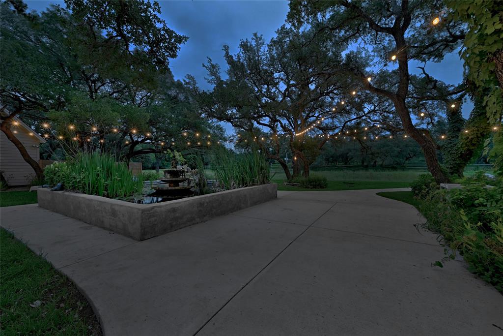 24 Country Oaks DR