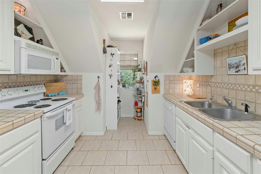 24 Country Oaks DR