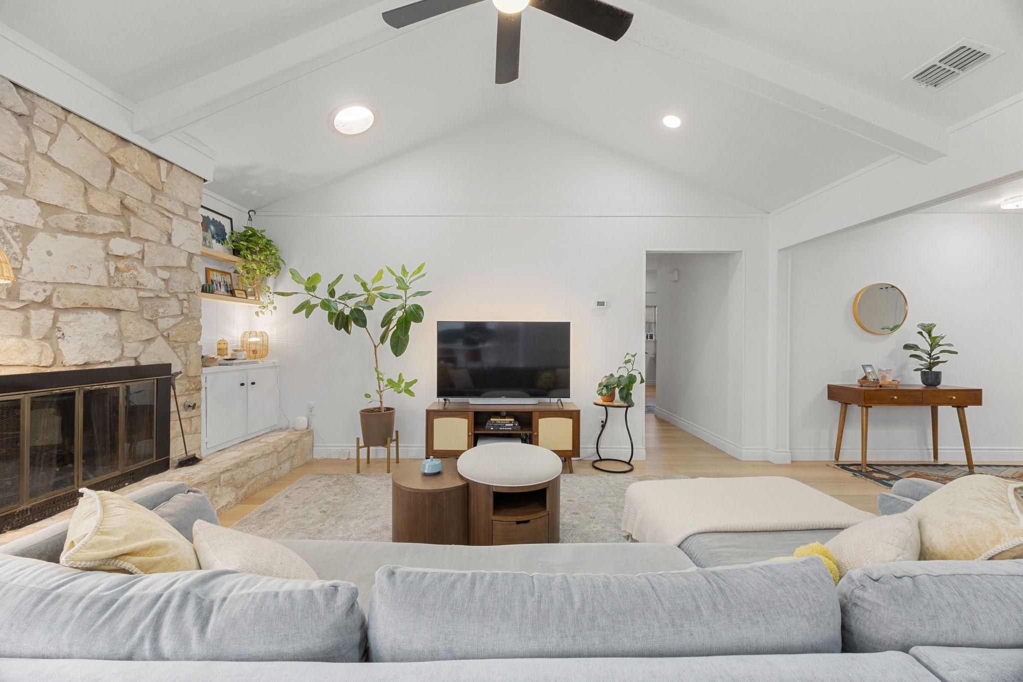 1514 Desert Quail LN