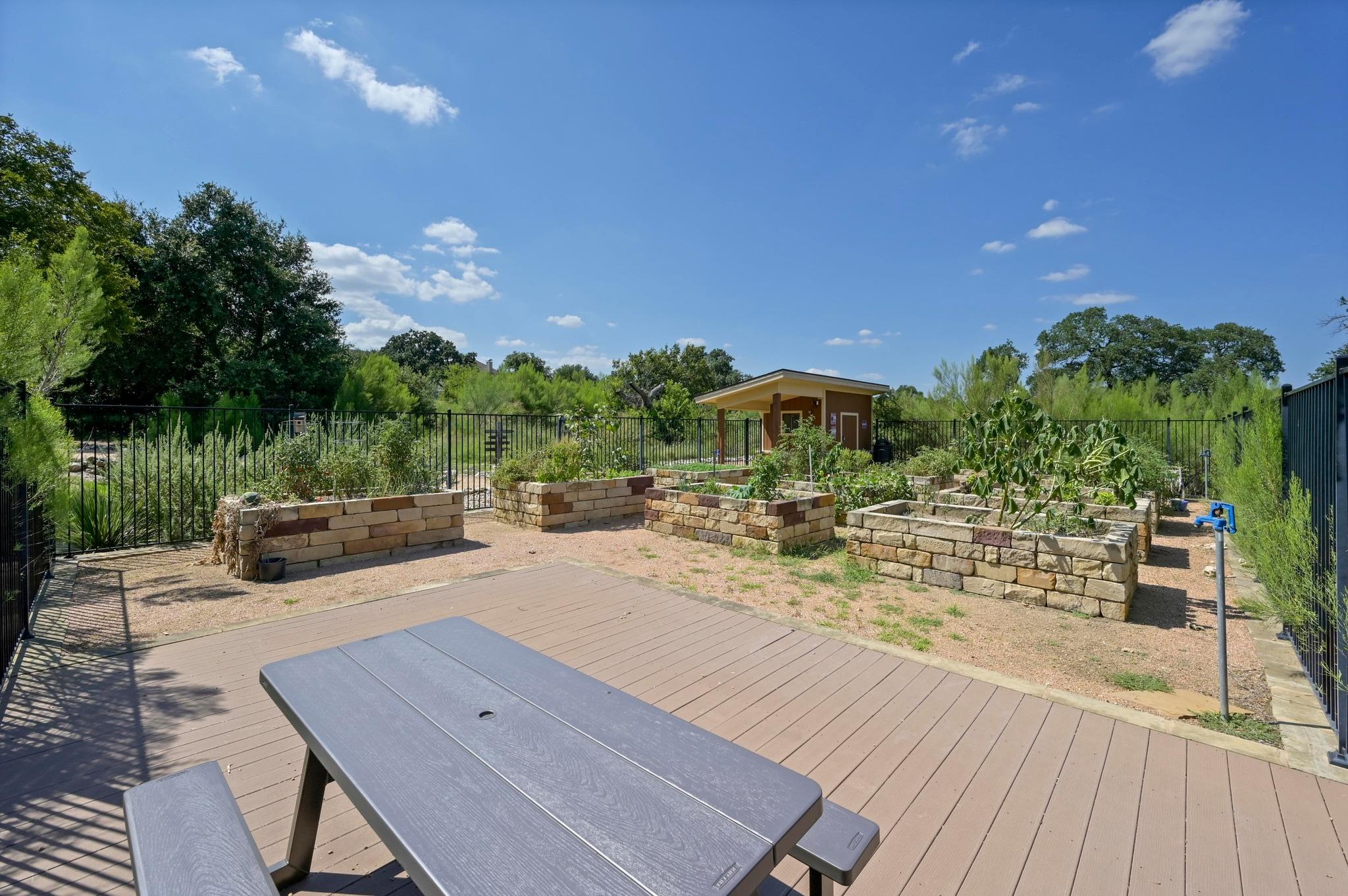 321 La Grotta LN