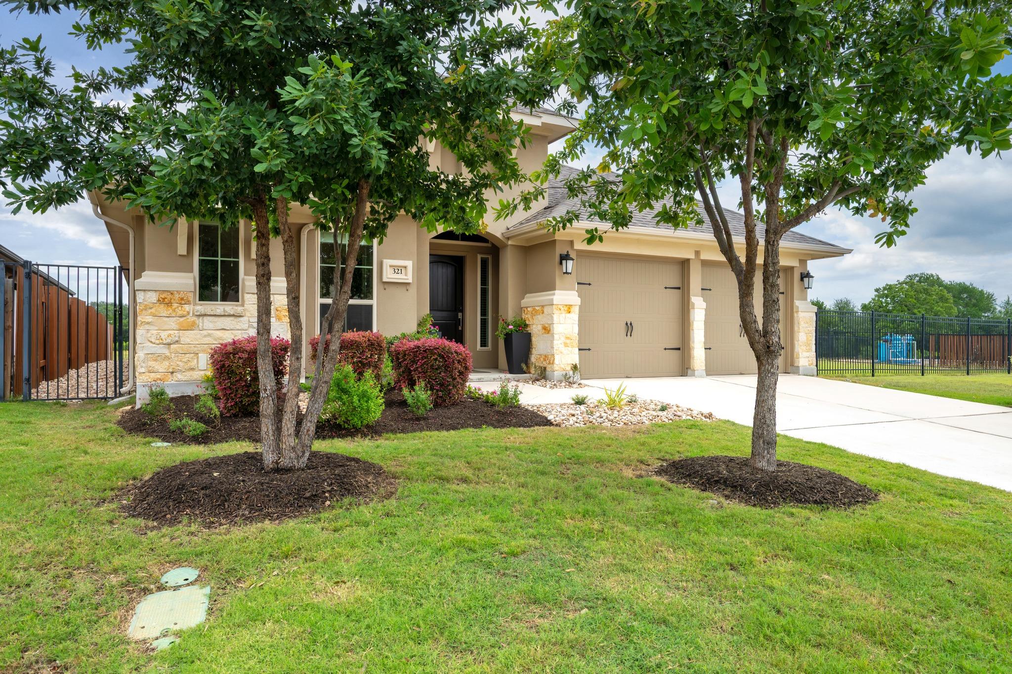 321 La Grotta LN