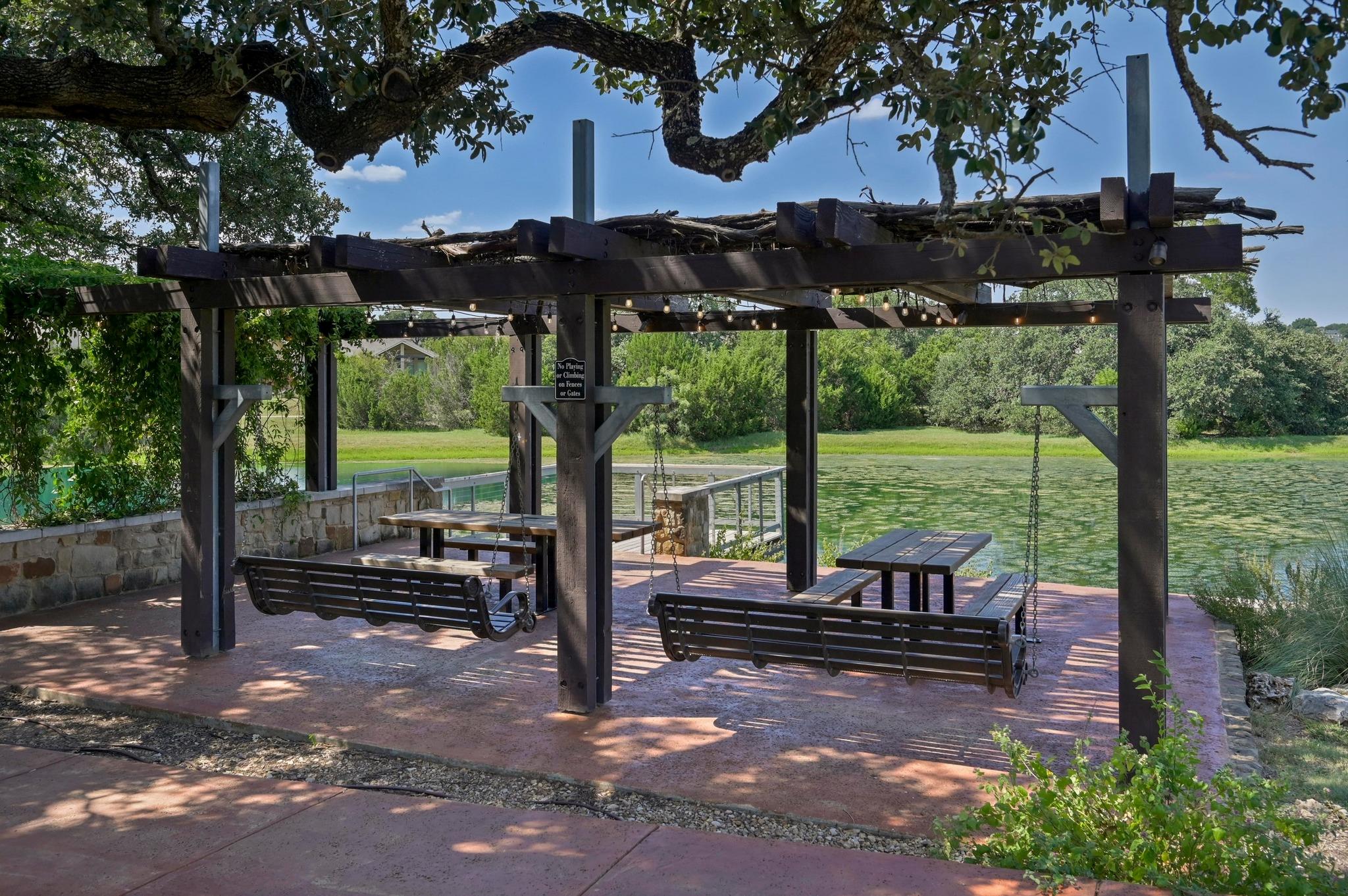 321 La Grotta LN