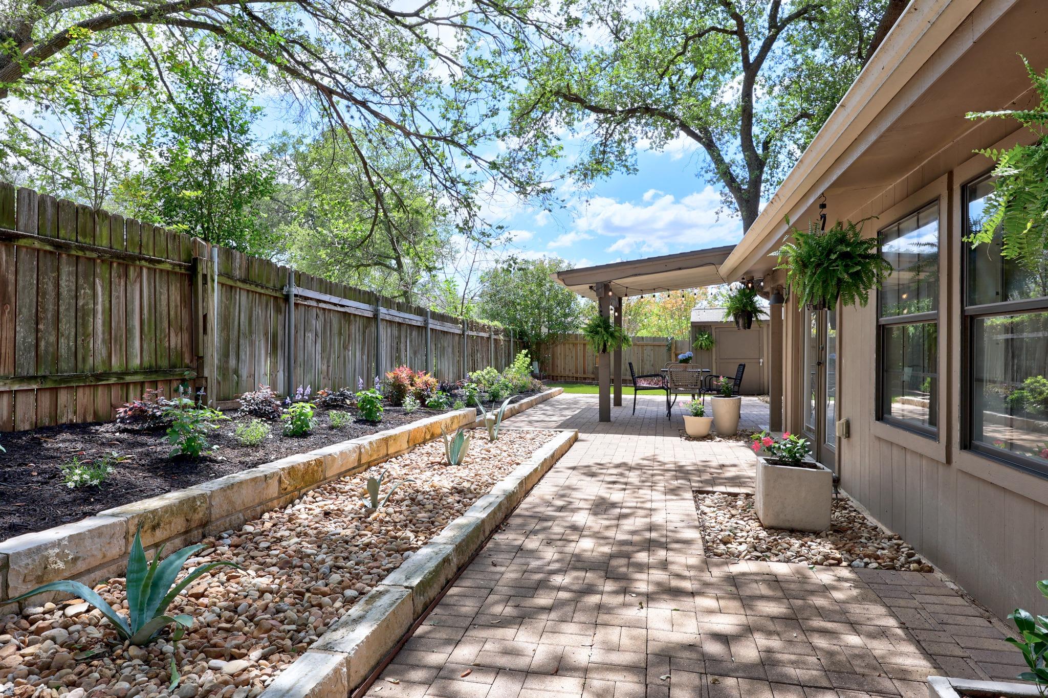 1707 Woodwind LN