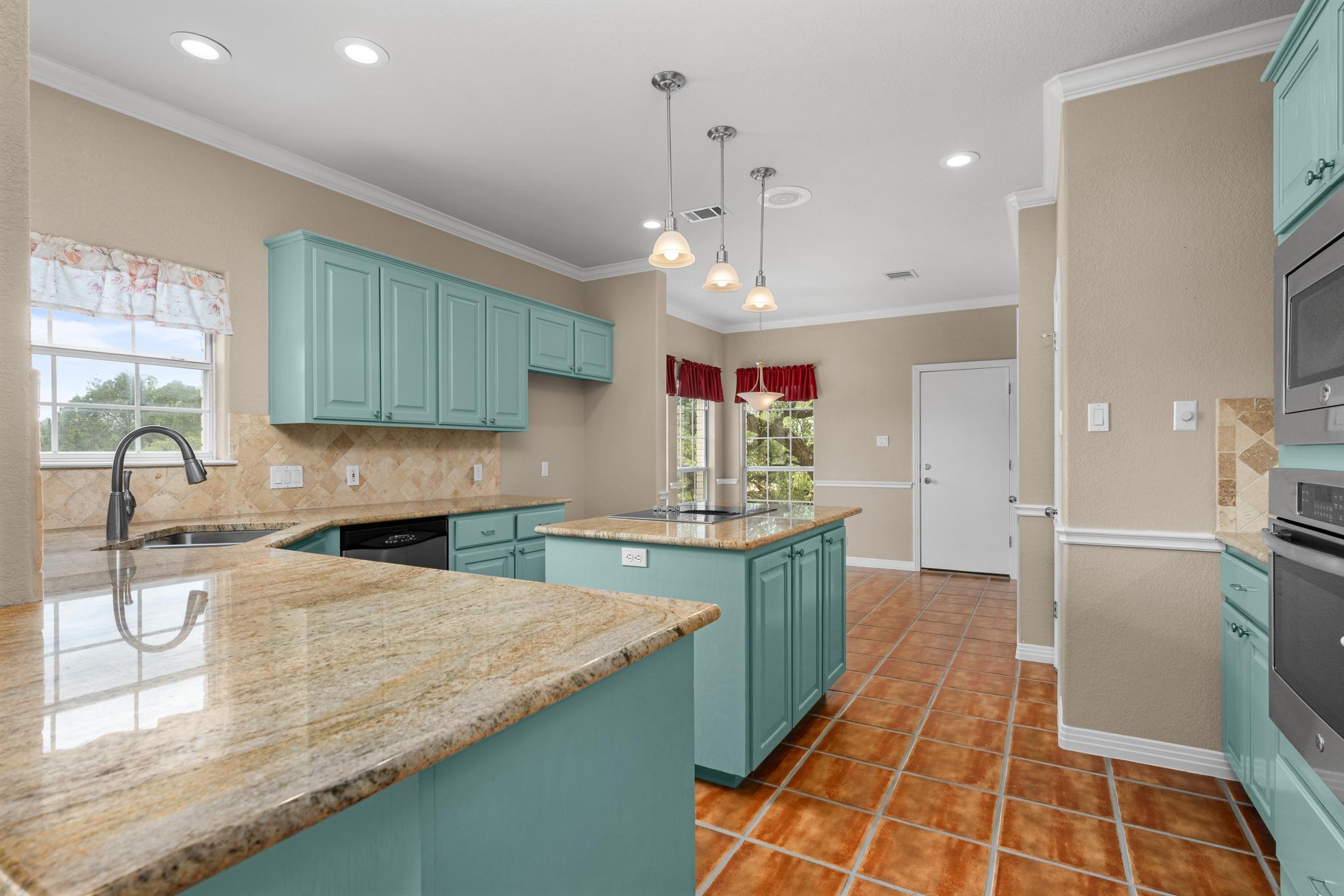501 Rolling Green DR