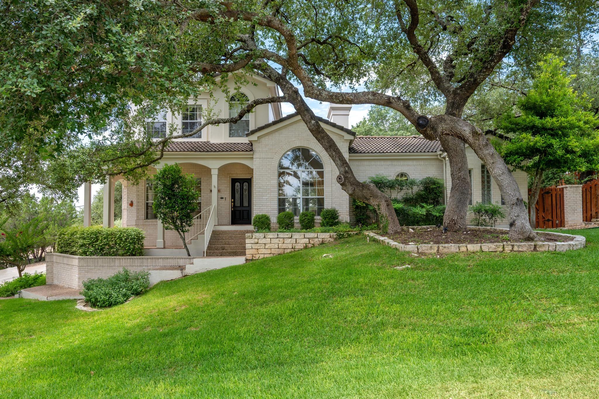 501 Rolling Green DR