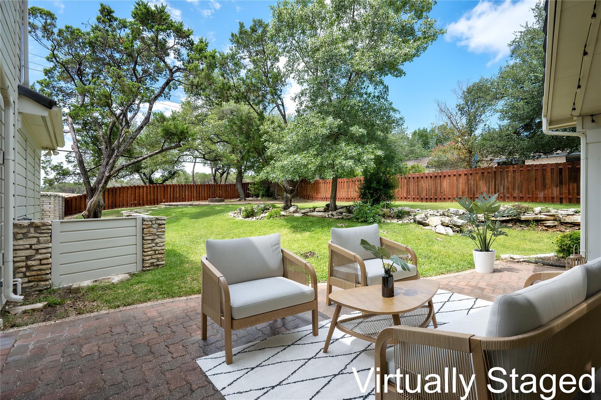 501 Rolling Green DR