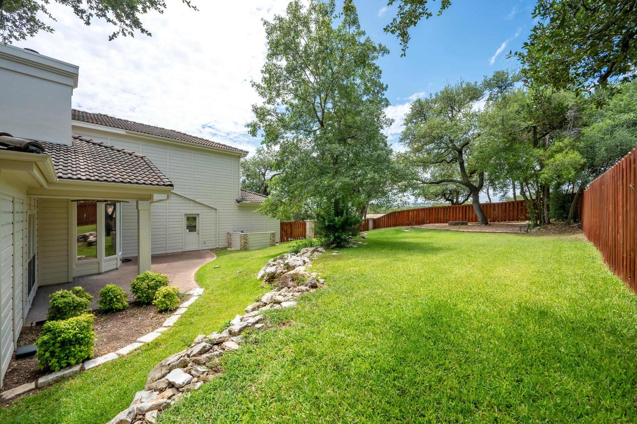 501 Rolling Green DR
