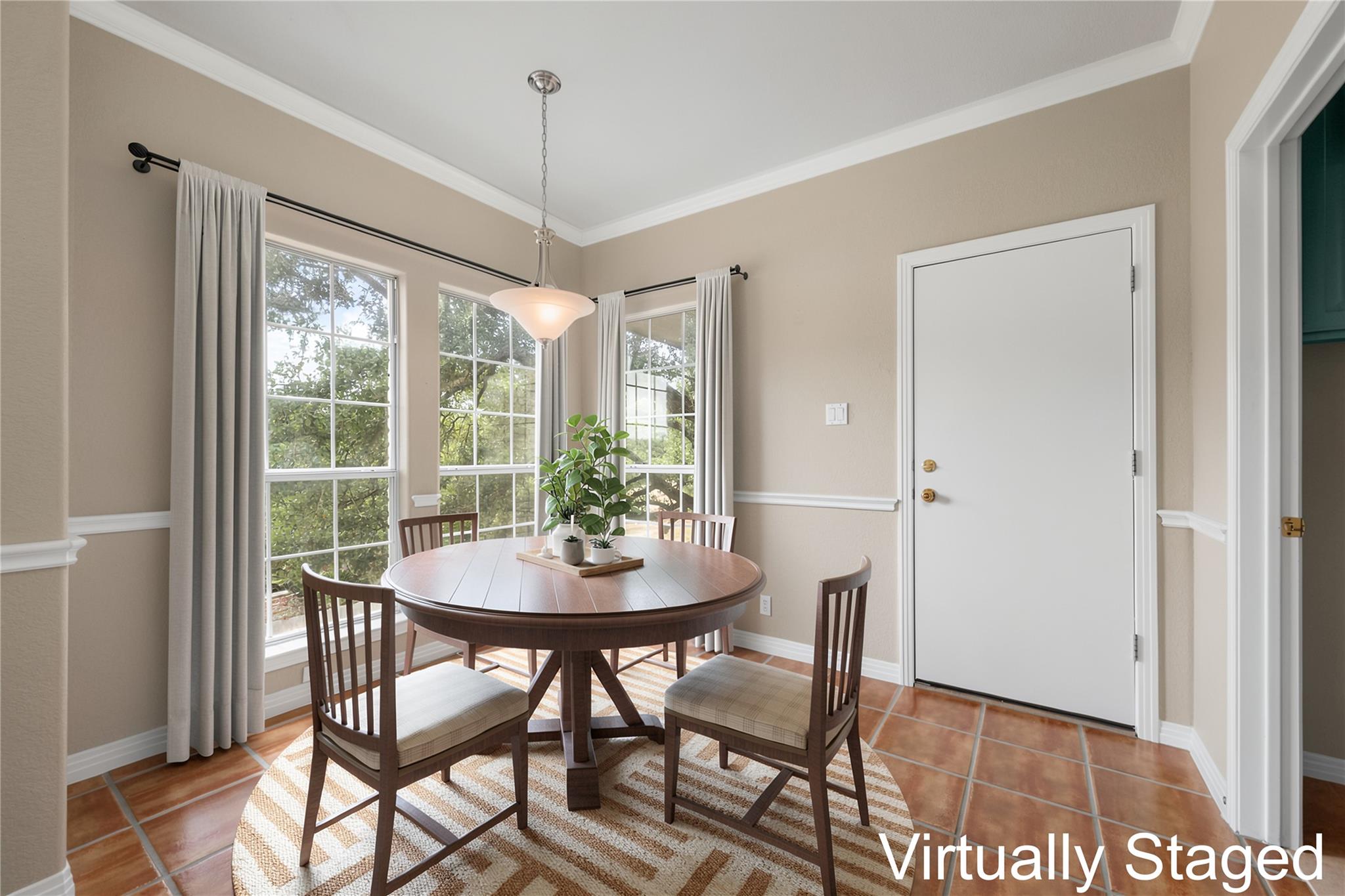 501 Rolling Green DR
