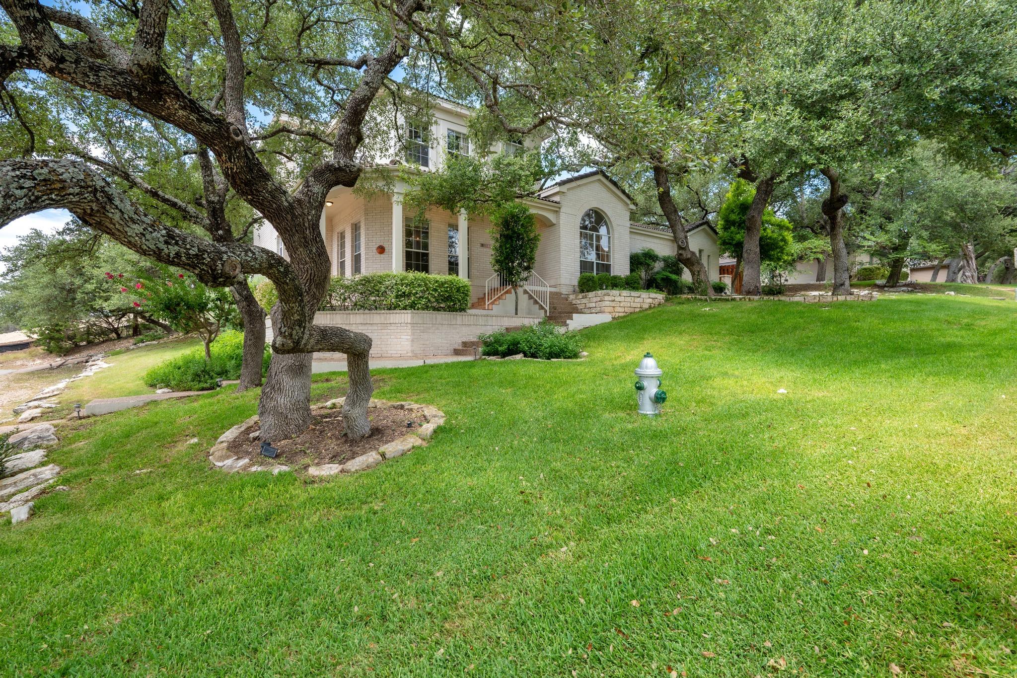 501 Rolling Green DR