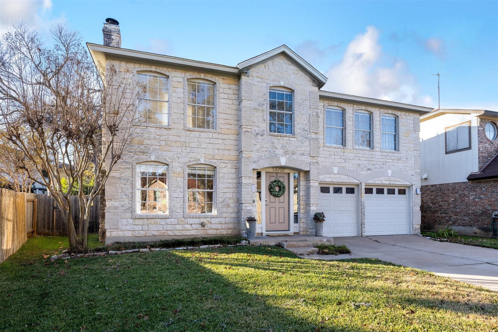13202 Vendrell Dr