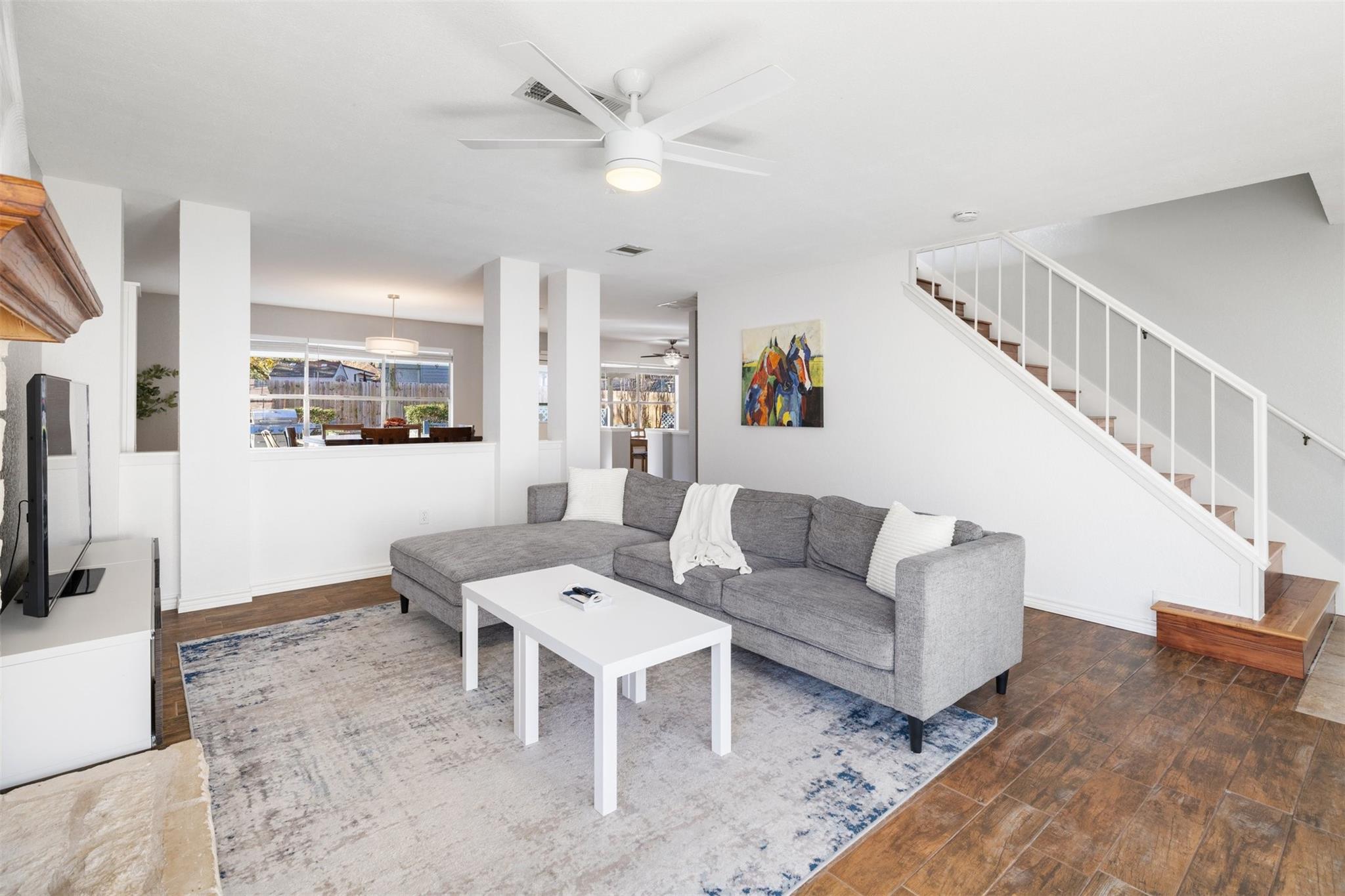 13202 Vendrell Dr