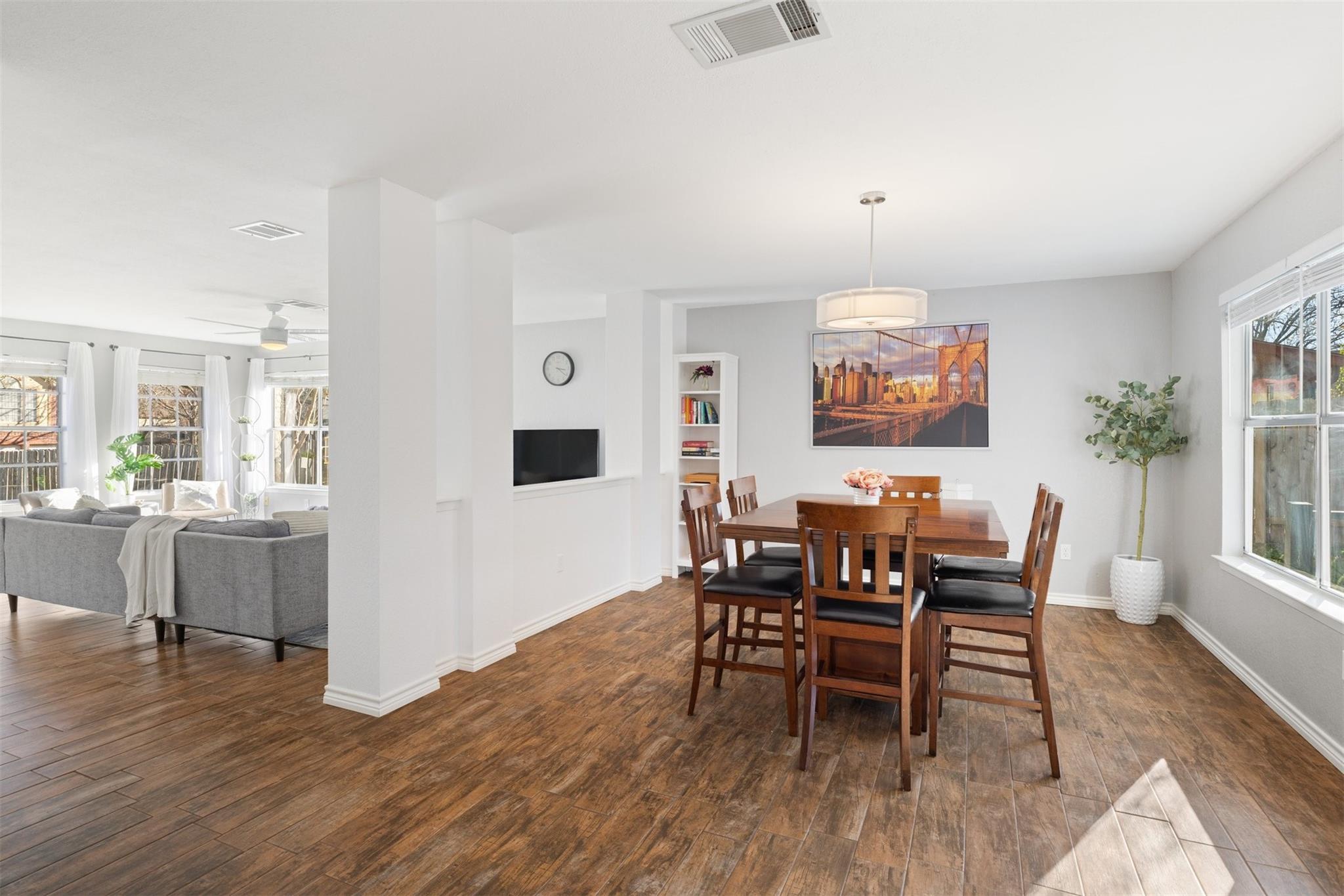 13202 Vendrell Dr