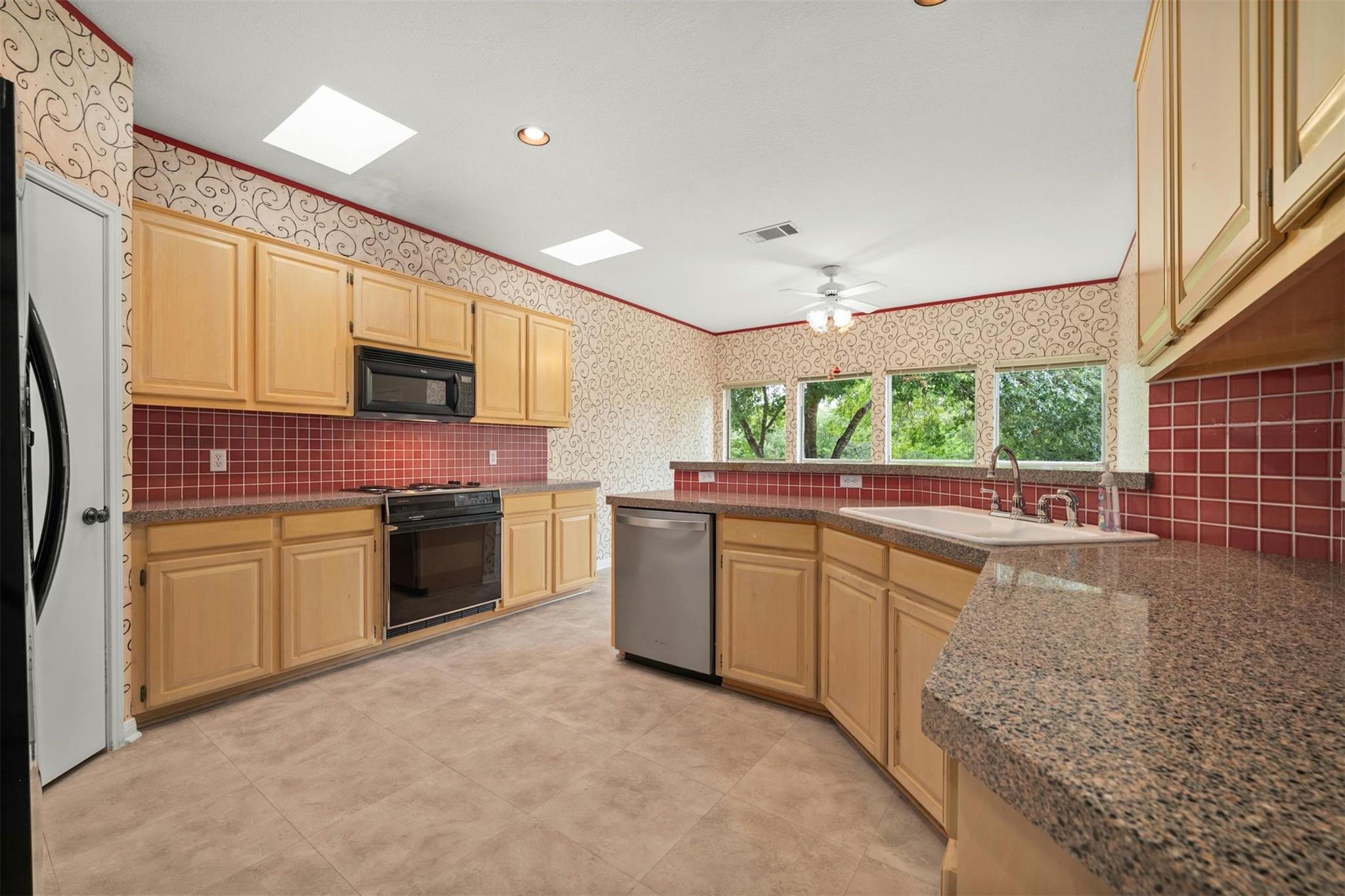 807 Palos Verdes DR