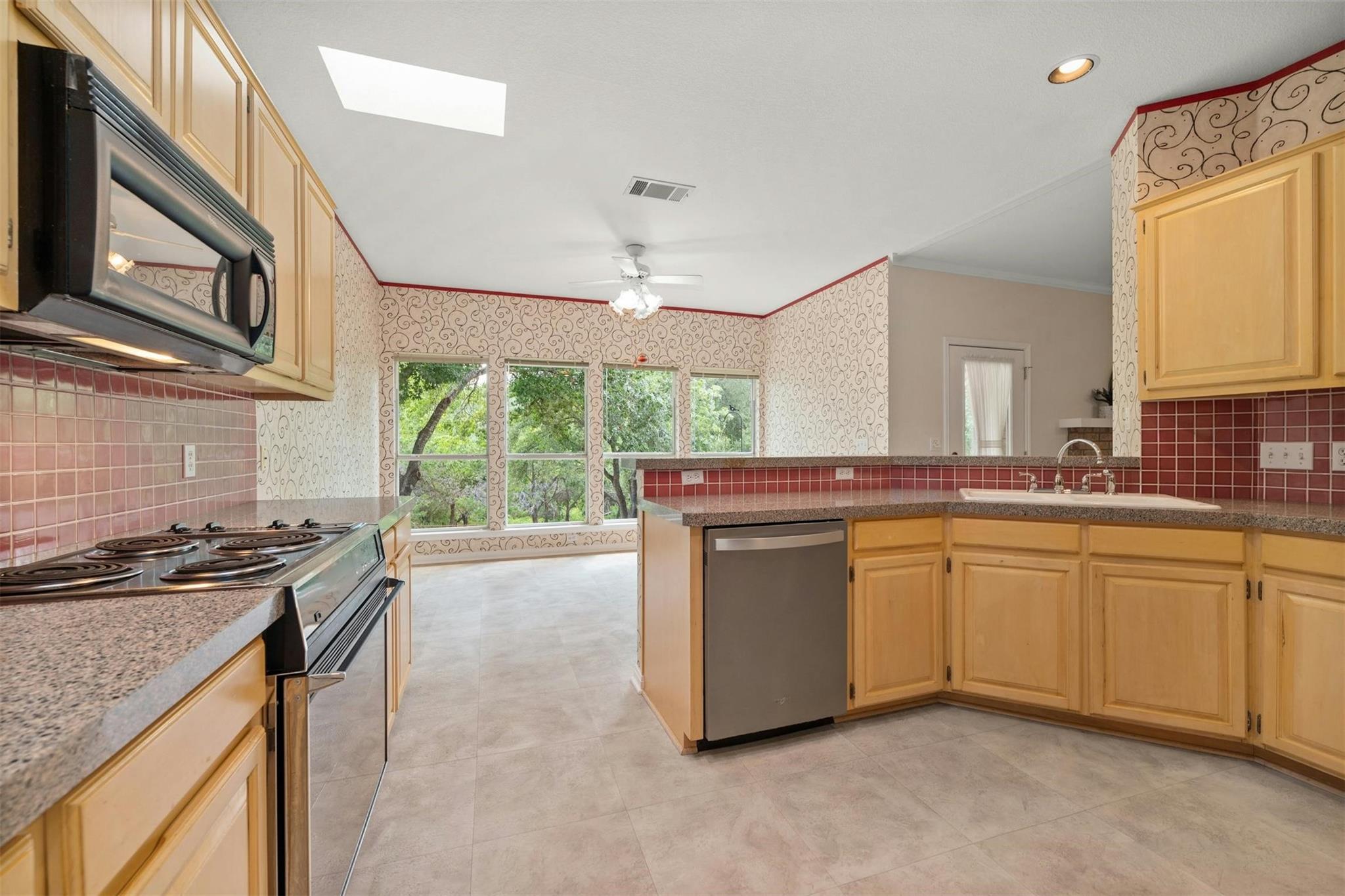 807 Palos Verdes DR