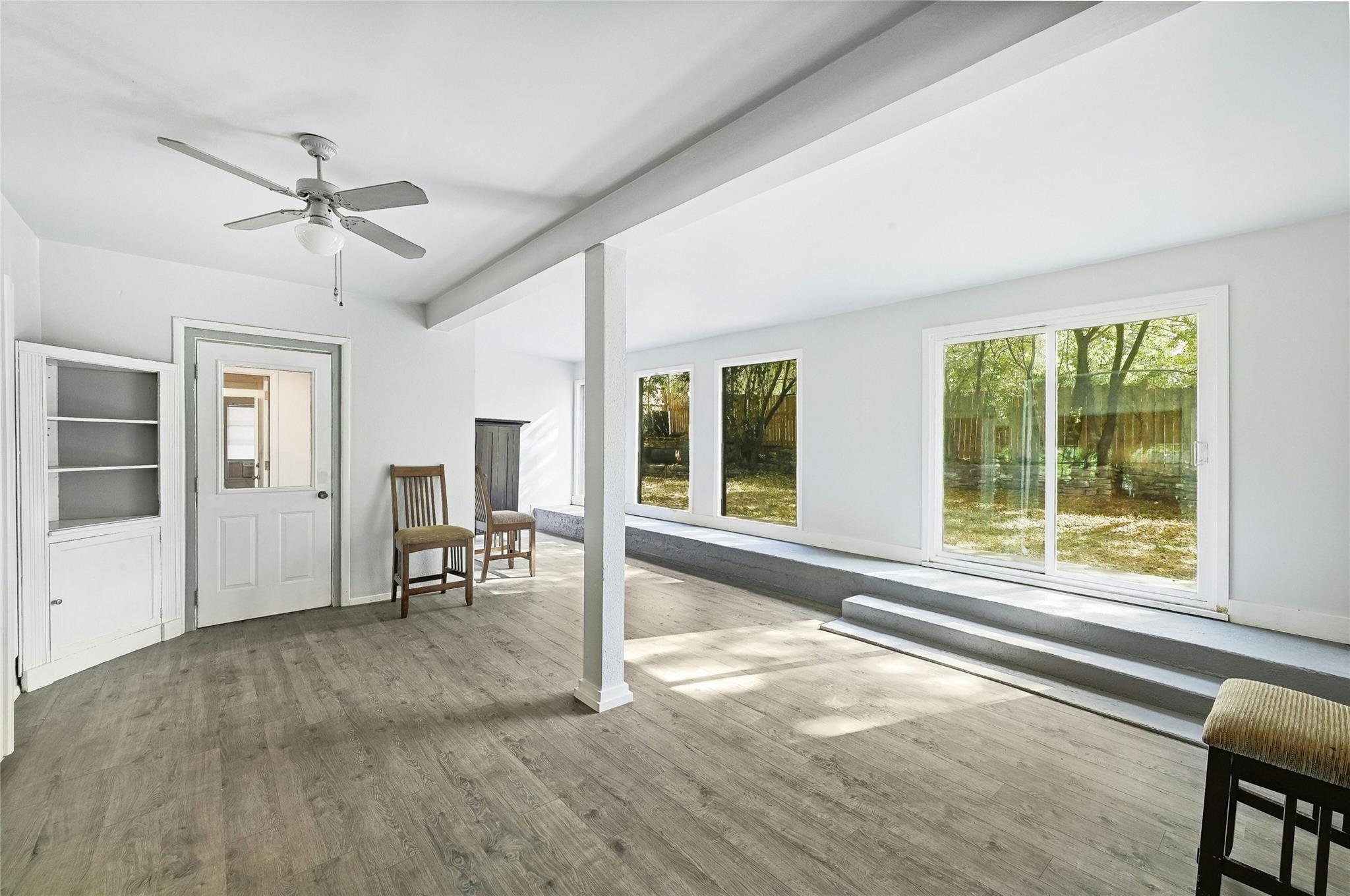 3303 Santa Monica DR