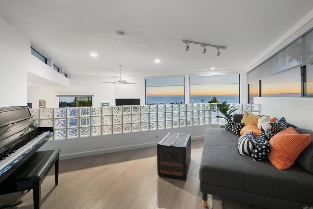 2112 Cambridge Avenue