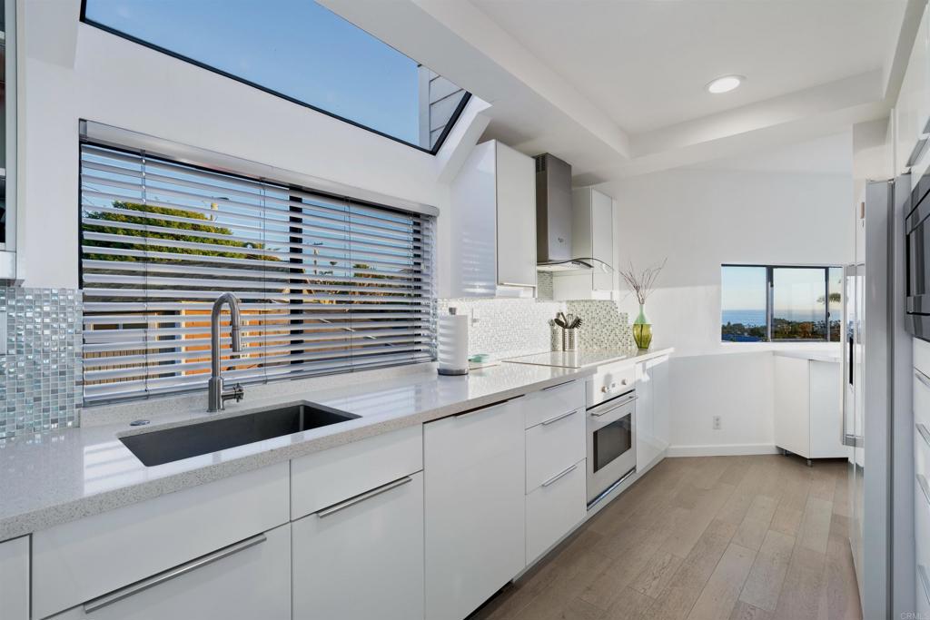 2112 Cambridge Avenue