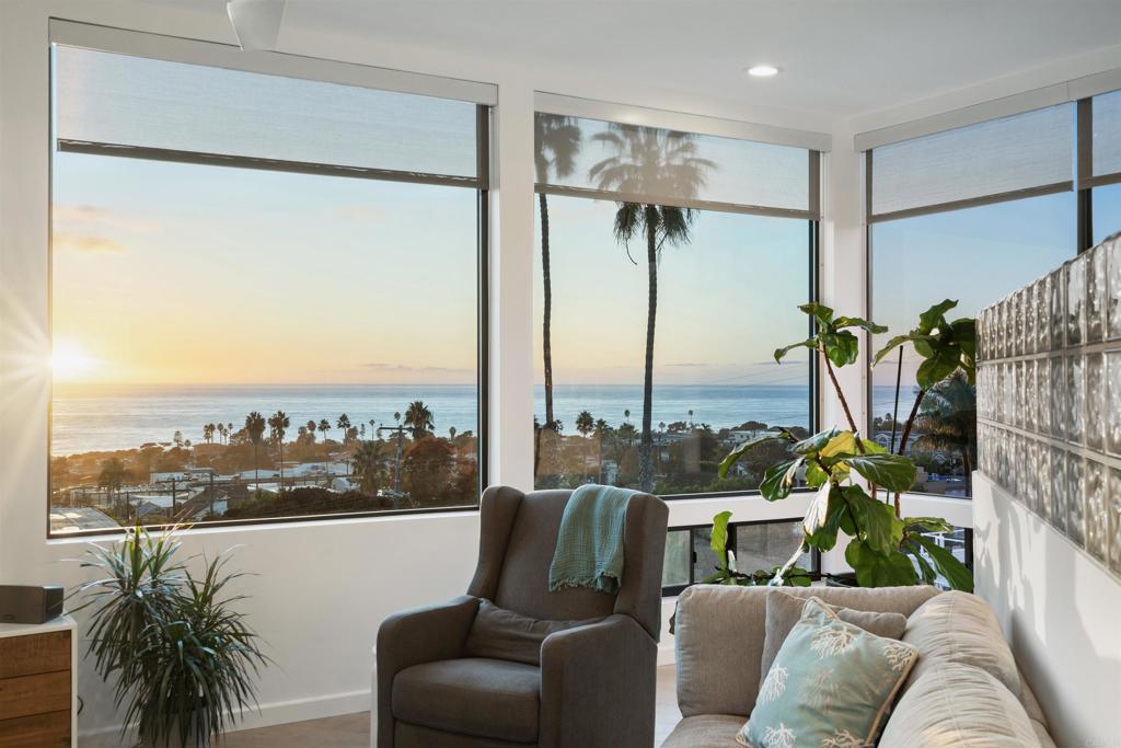 2112 Cambridge Avenue