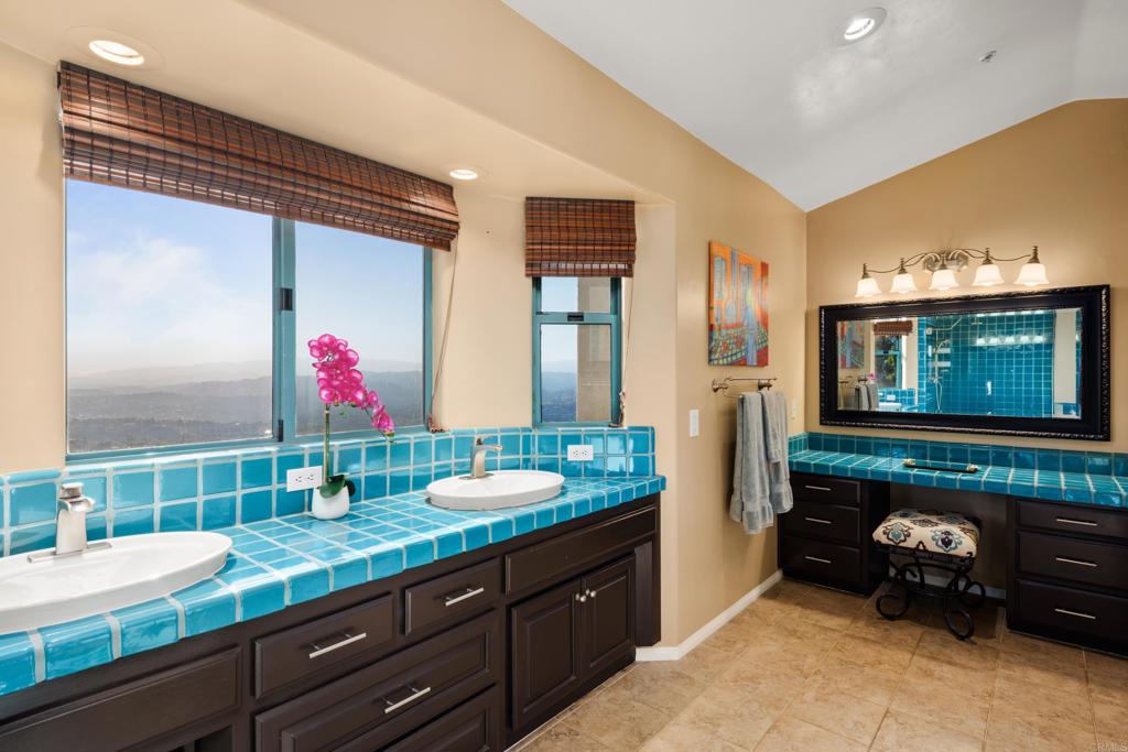 3351 Red Mountain Heights Drive