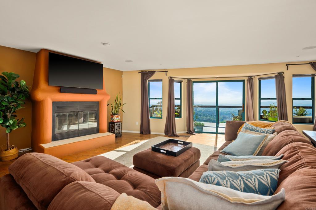 3351 Red Mountain Heights Drive