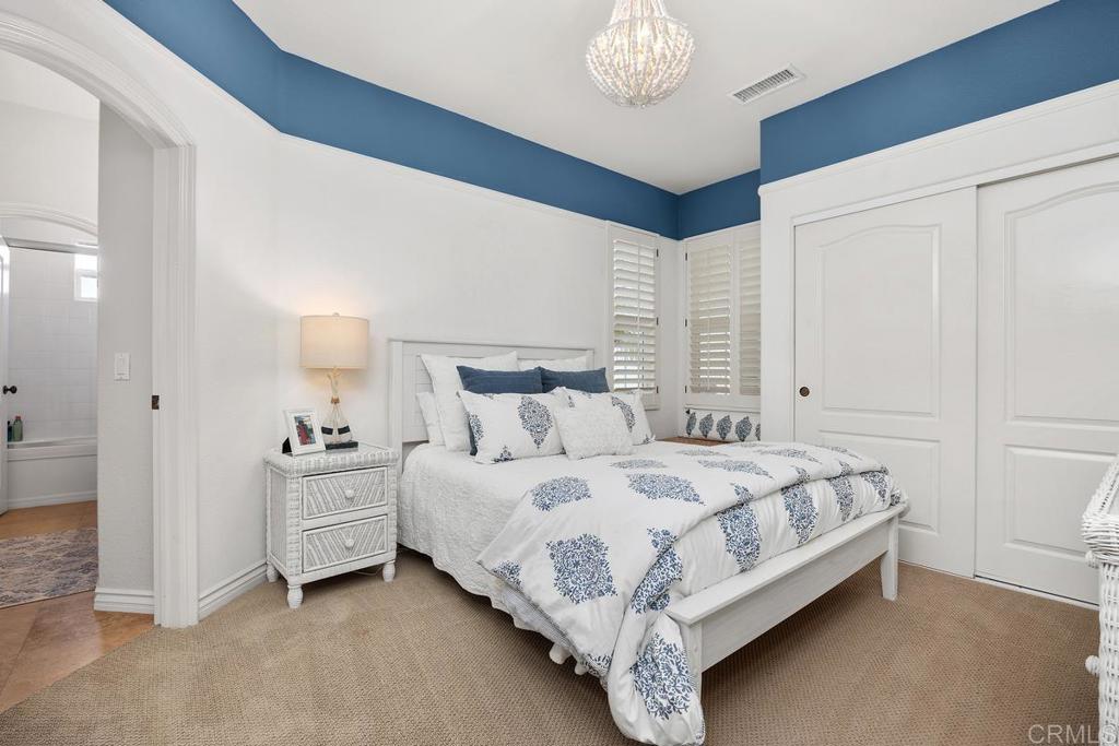 3239 AVENIDA LA CIMA