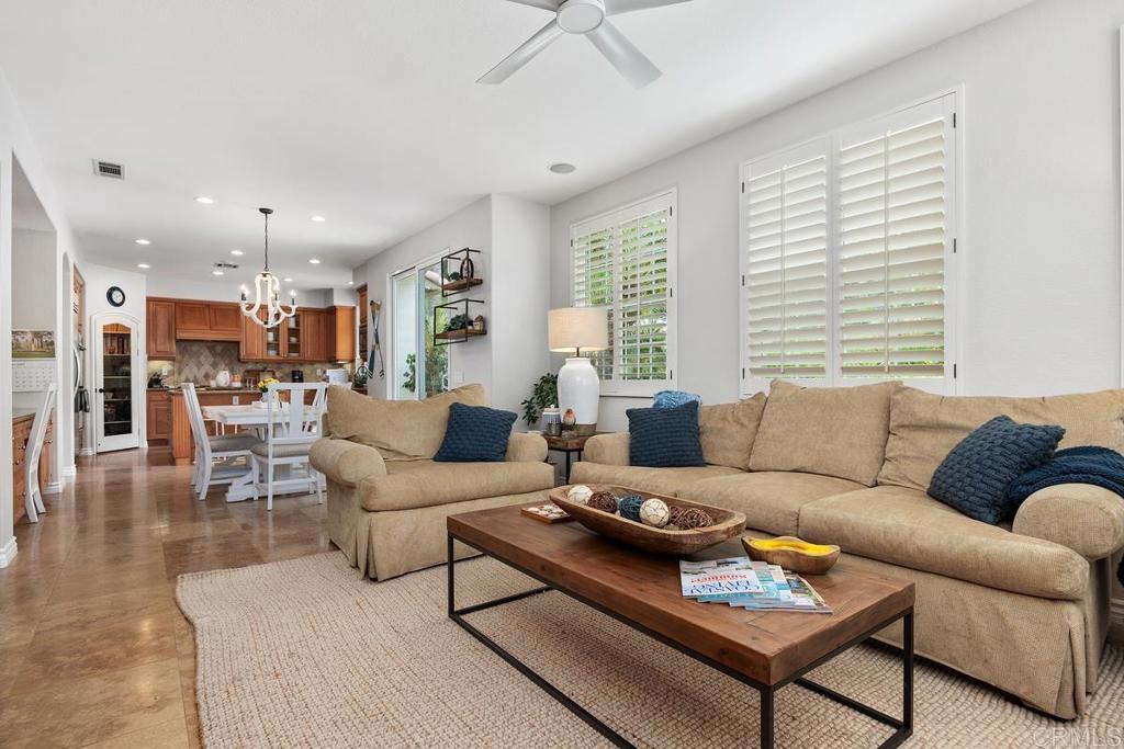 3239 AVENIDA LA CIMA