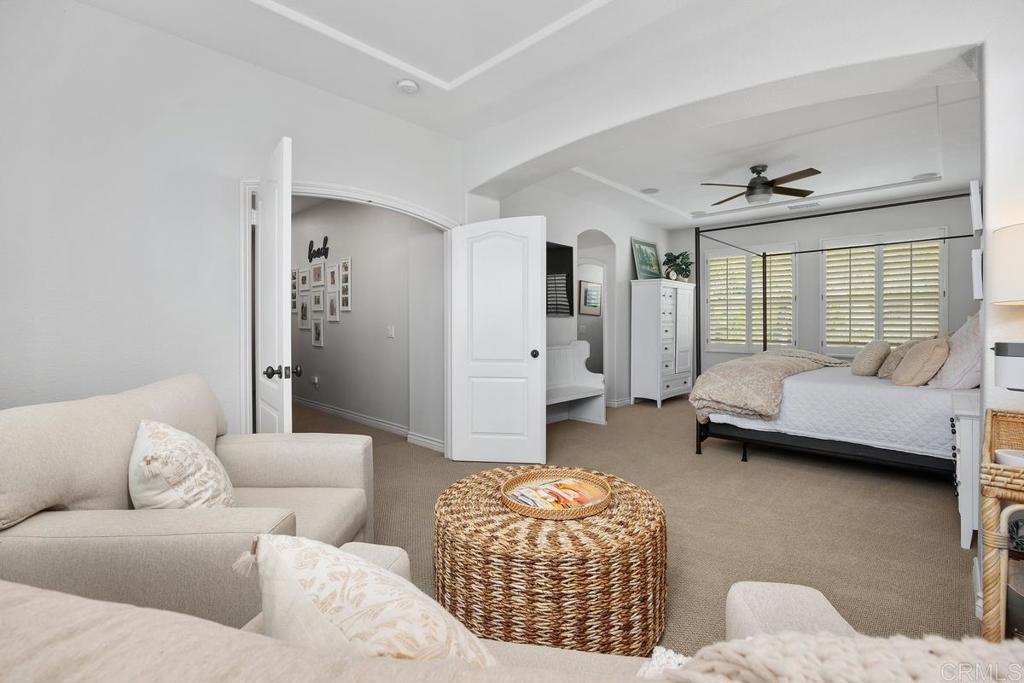 3239 AVENIDA LA CIMA