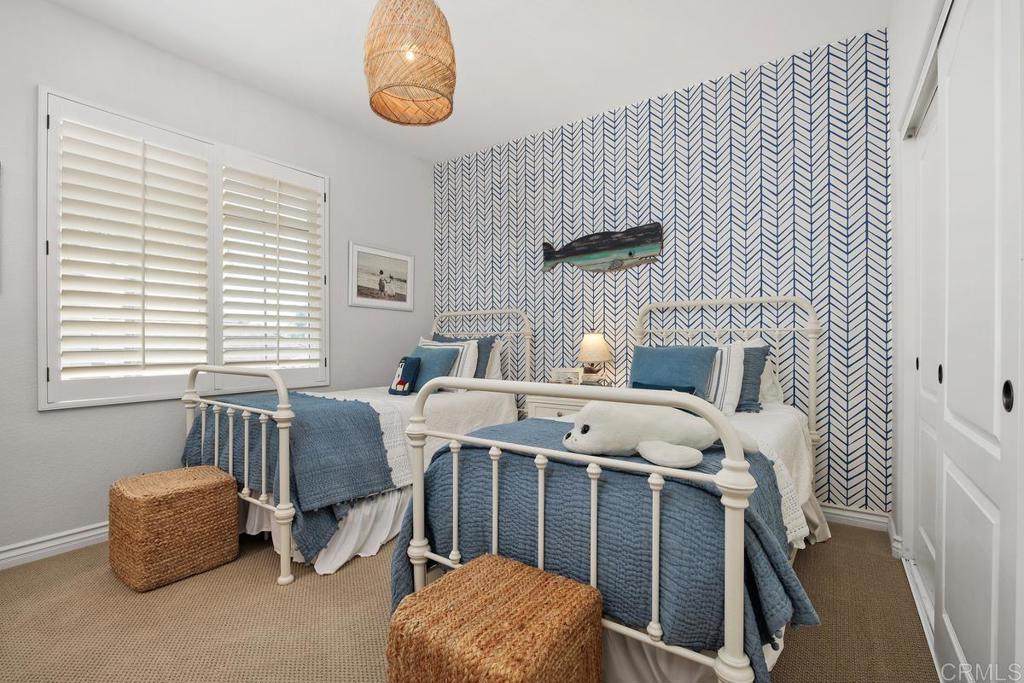 3239 AVENIDA LA CIMA