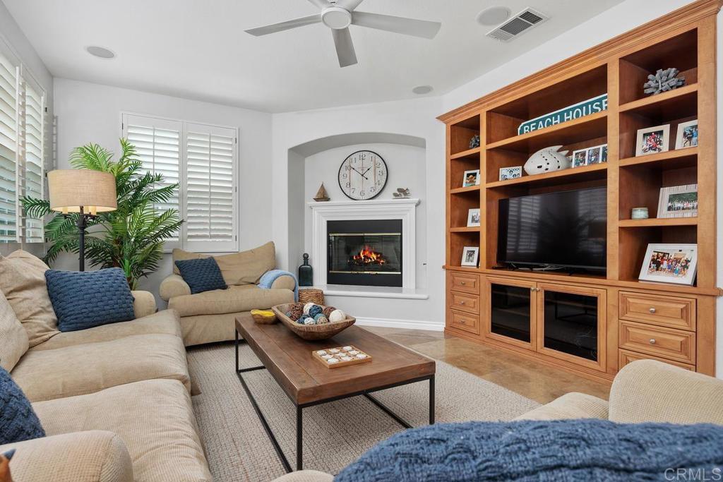 3239 AVENIDA LA CIMA