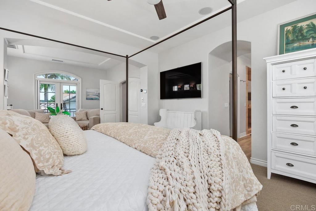 3239 AVENIDA LA CIMA