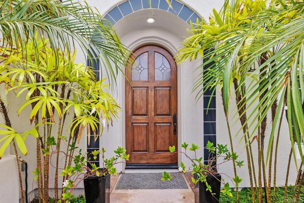 3239 AVENIDA LA CIMA