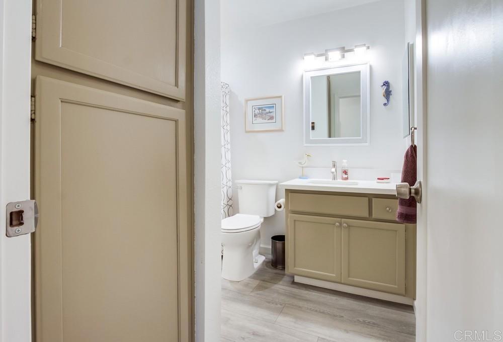 4867 Meadowbrook Drive