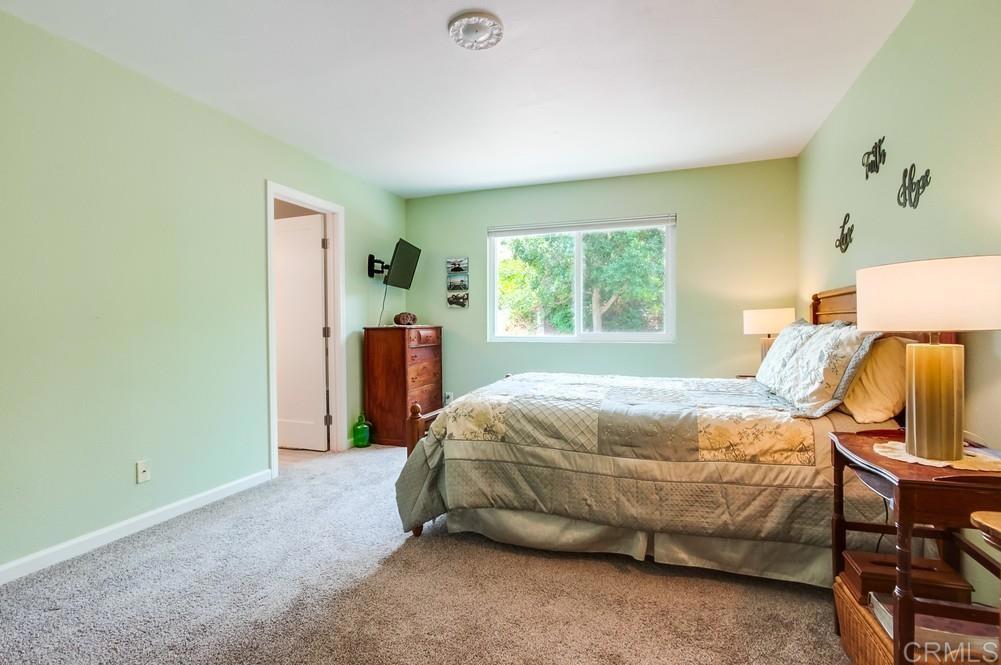 4867 Meadowbrook Drive