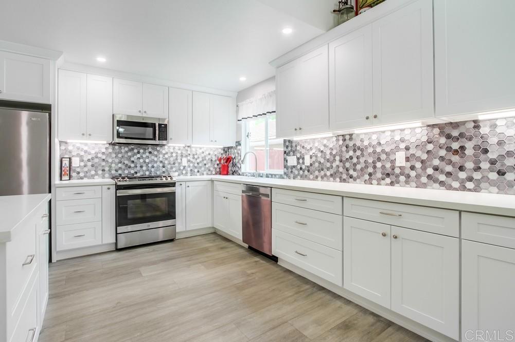 4867 Meadowbrook Drive