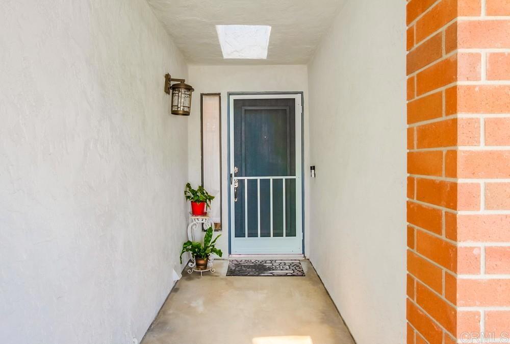 4867 Meadowbrook Drive