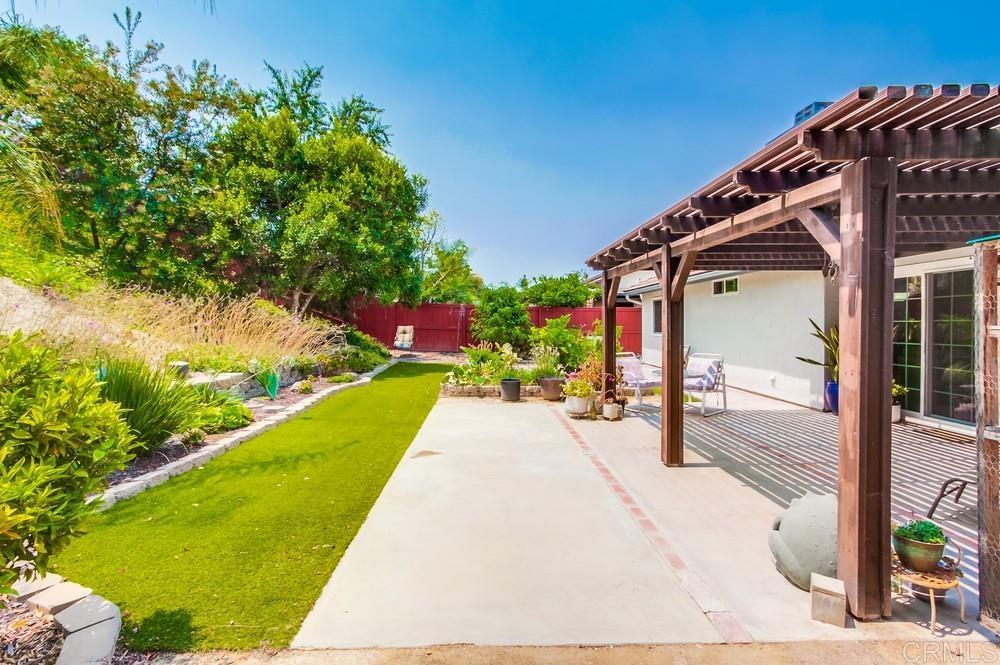 4867 Meadowbrook Drive