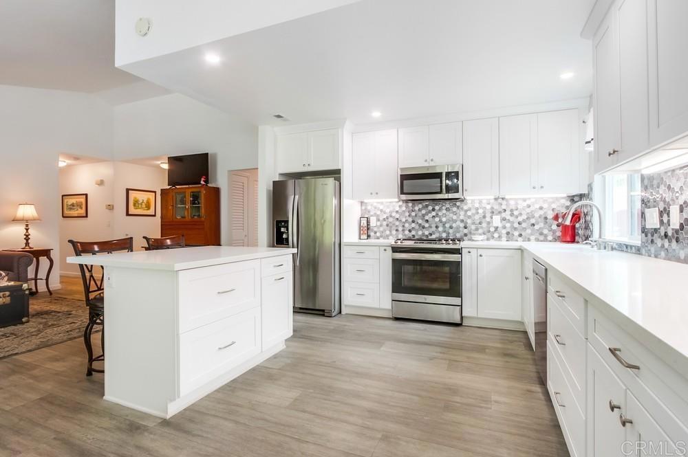 4867 Meadowbrook Drive